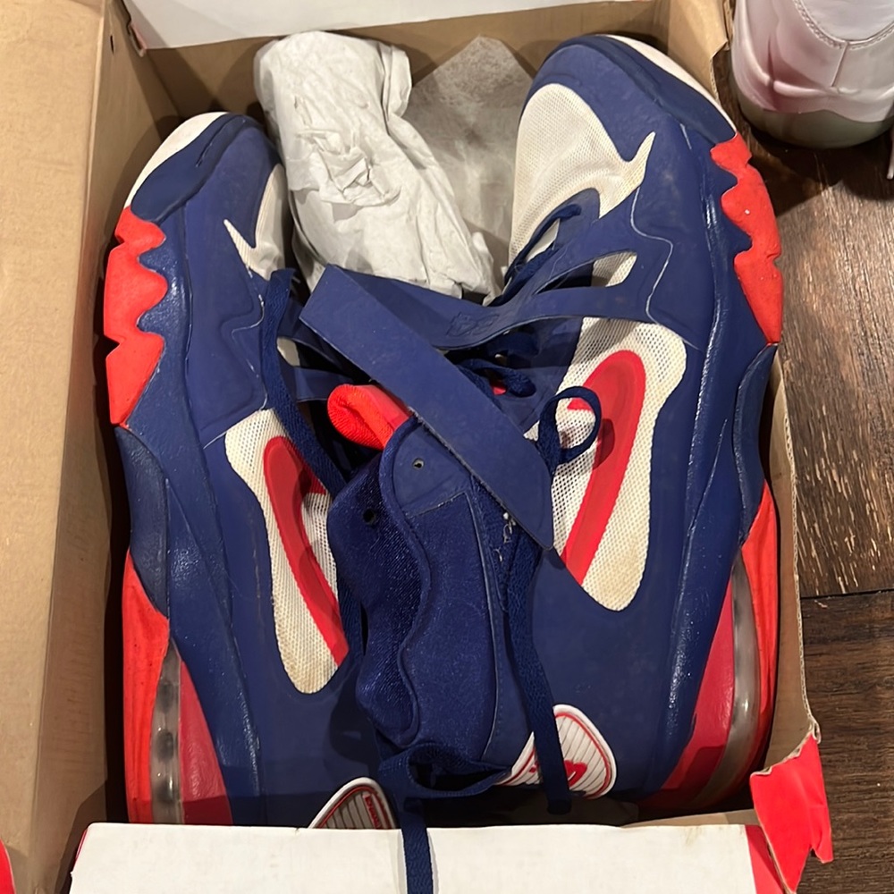 Nike Charles Barkley’s size 14
